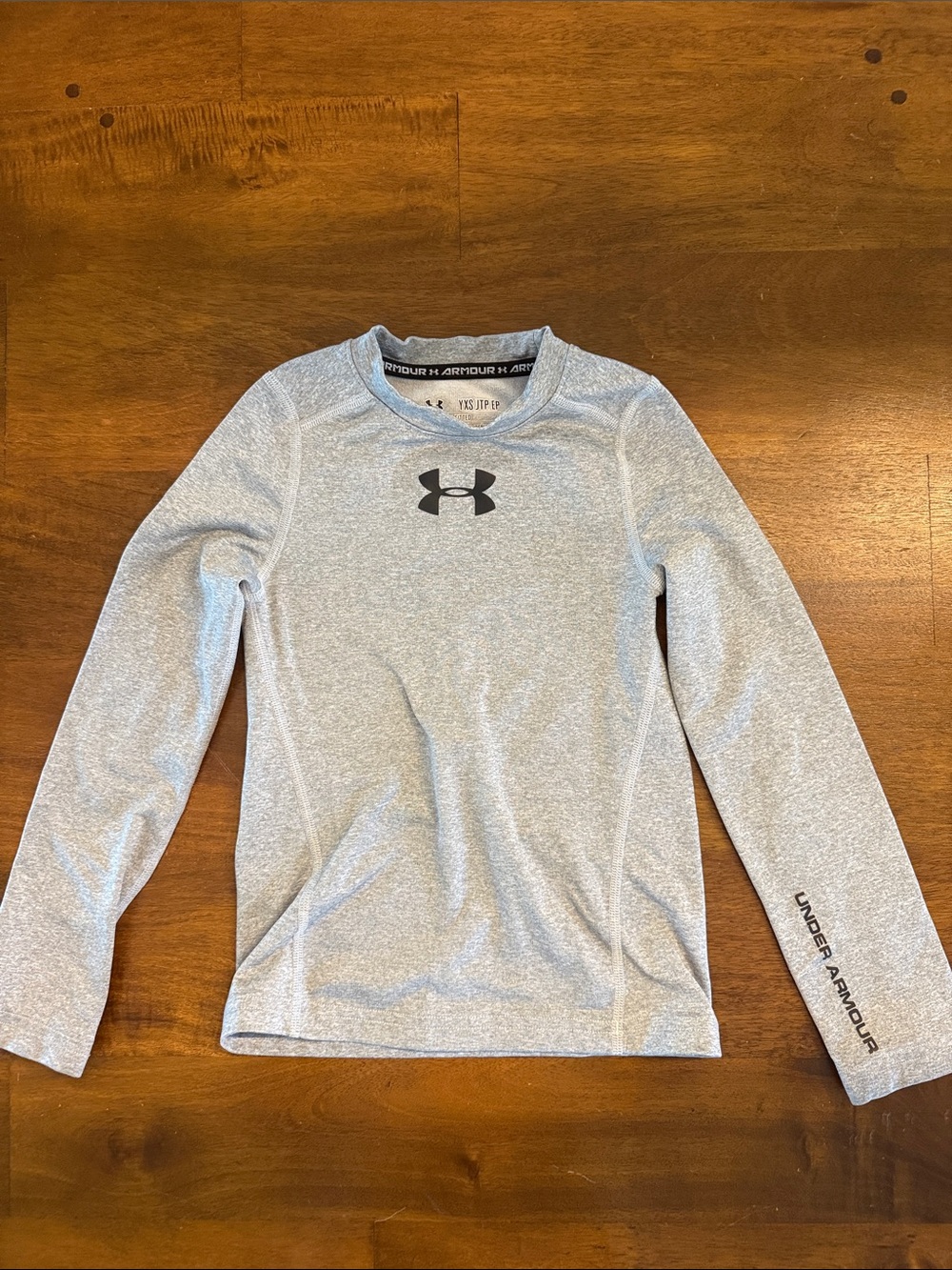 Under Armour boys Light Gray Long Sleeve Performance Shirt